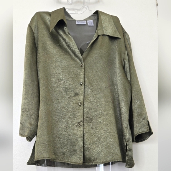 Apparenza Tops - Apparenza Silk Short Sleeve Blouse Olive Green EUC 1X